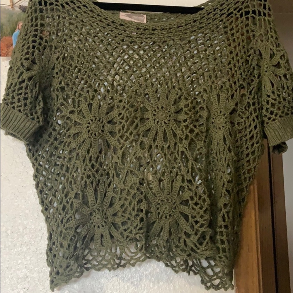 Army green crocheted top from Forever 21 - Picture 2 of 4